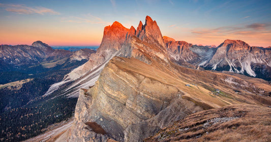 Viaggio in auto nelle Dolomiti, le 7 destinazioni vanlife